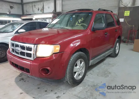 2010 Ford Escape Xlt z USA, uszkodzony, nr VIN 1FMCU0D77AKA43132